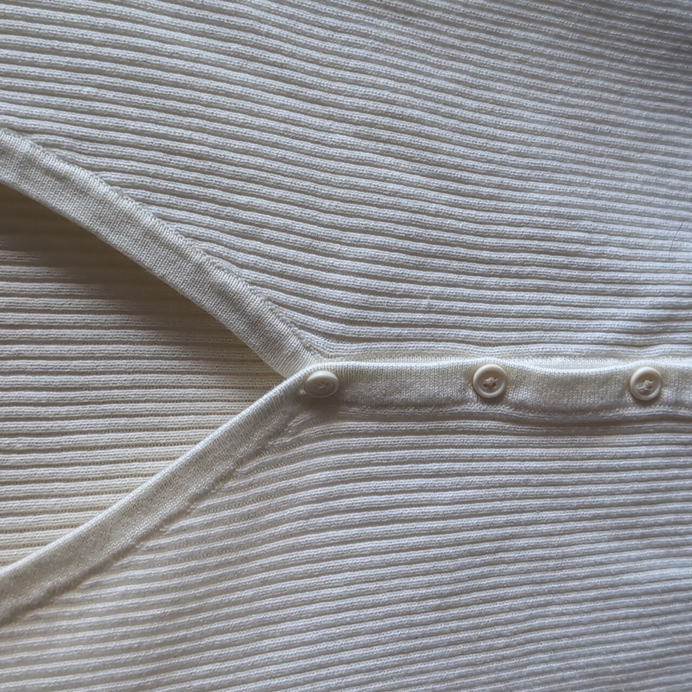 Brandy Melville Cream V-Neck Cardigan - Picture 2 of 4